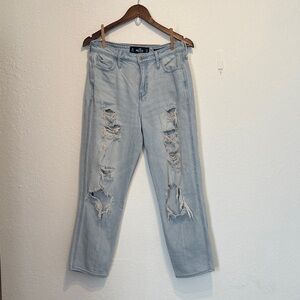 Hollister Light Wash Distressed Ultra High Rise Vintage Mom Jeans Size 9R 29